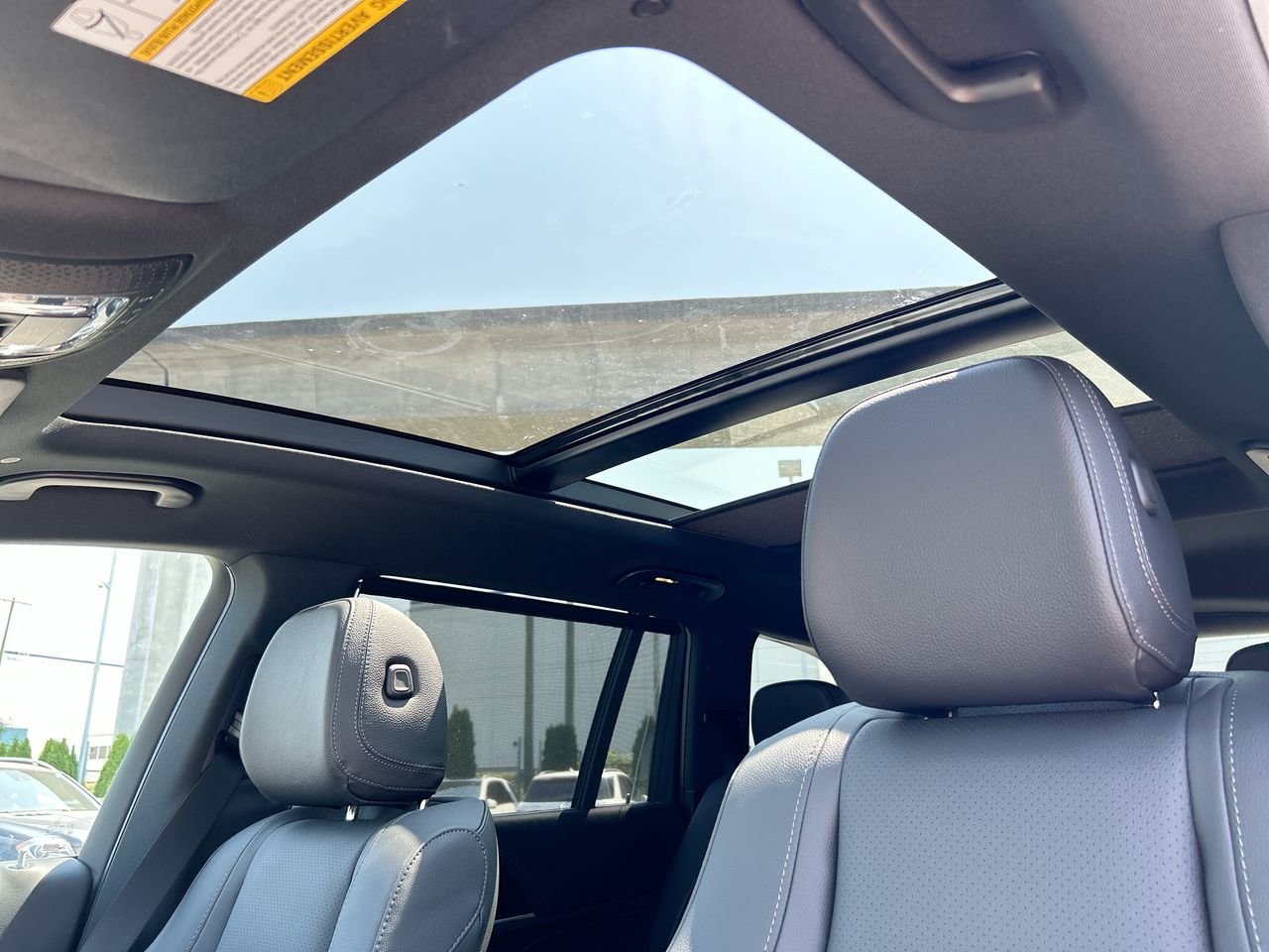 New 2023 Polar White Mercedes-Benz 450 4MATIC image 31