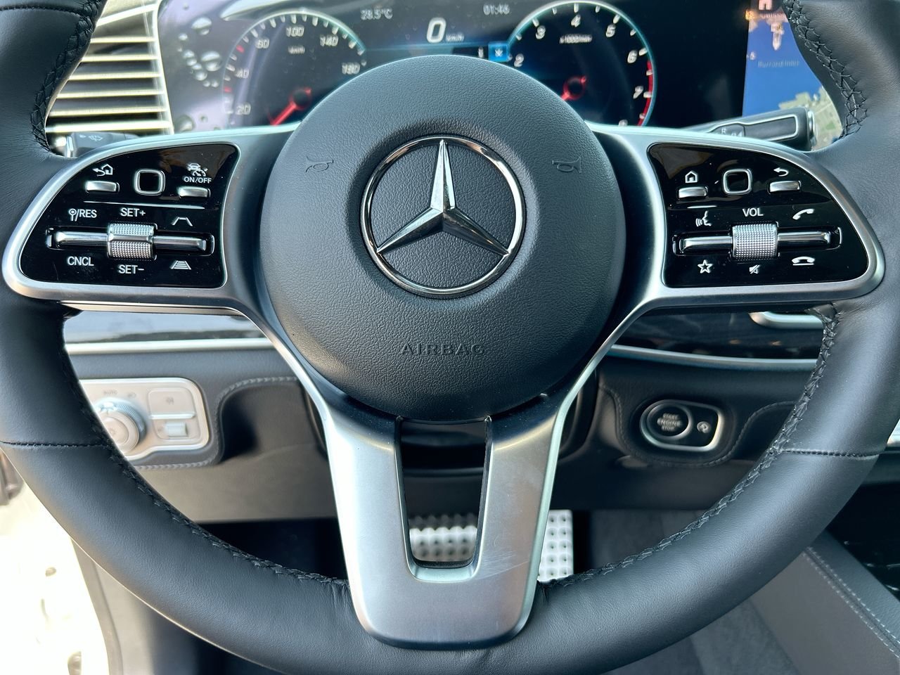 New 2023 Polar White Mercedes-Benz 450 4MATIC image 23