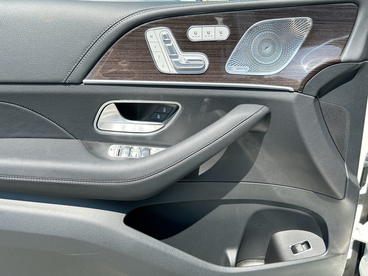 New 2023 Polar White Mercedes-Benz 450 4MATIC image 21