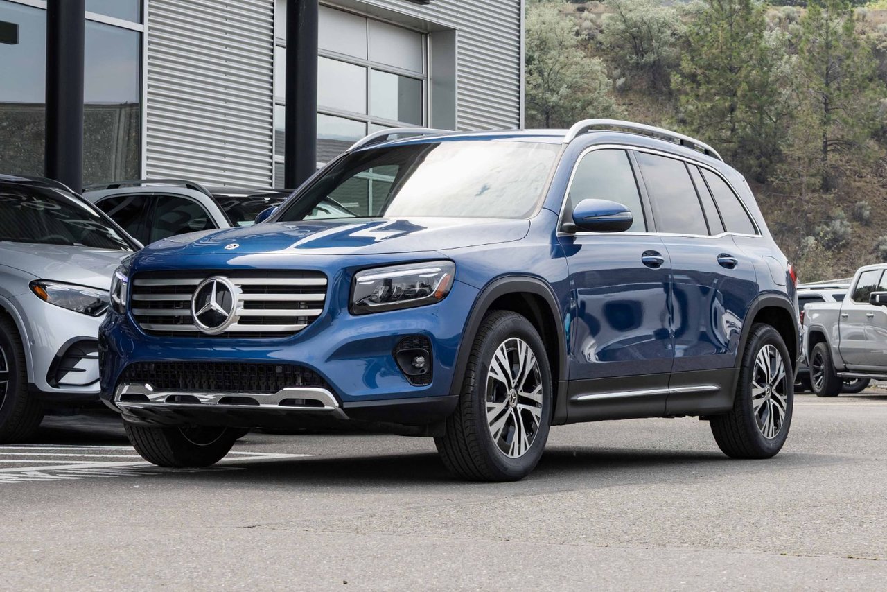 Spectral Blue Metallic 2026 Mercedes-Benz GLB SUV / Crossover Front-Wheel Drive Automatic