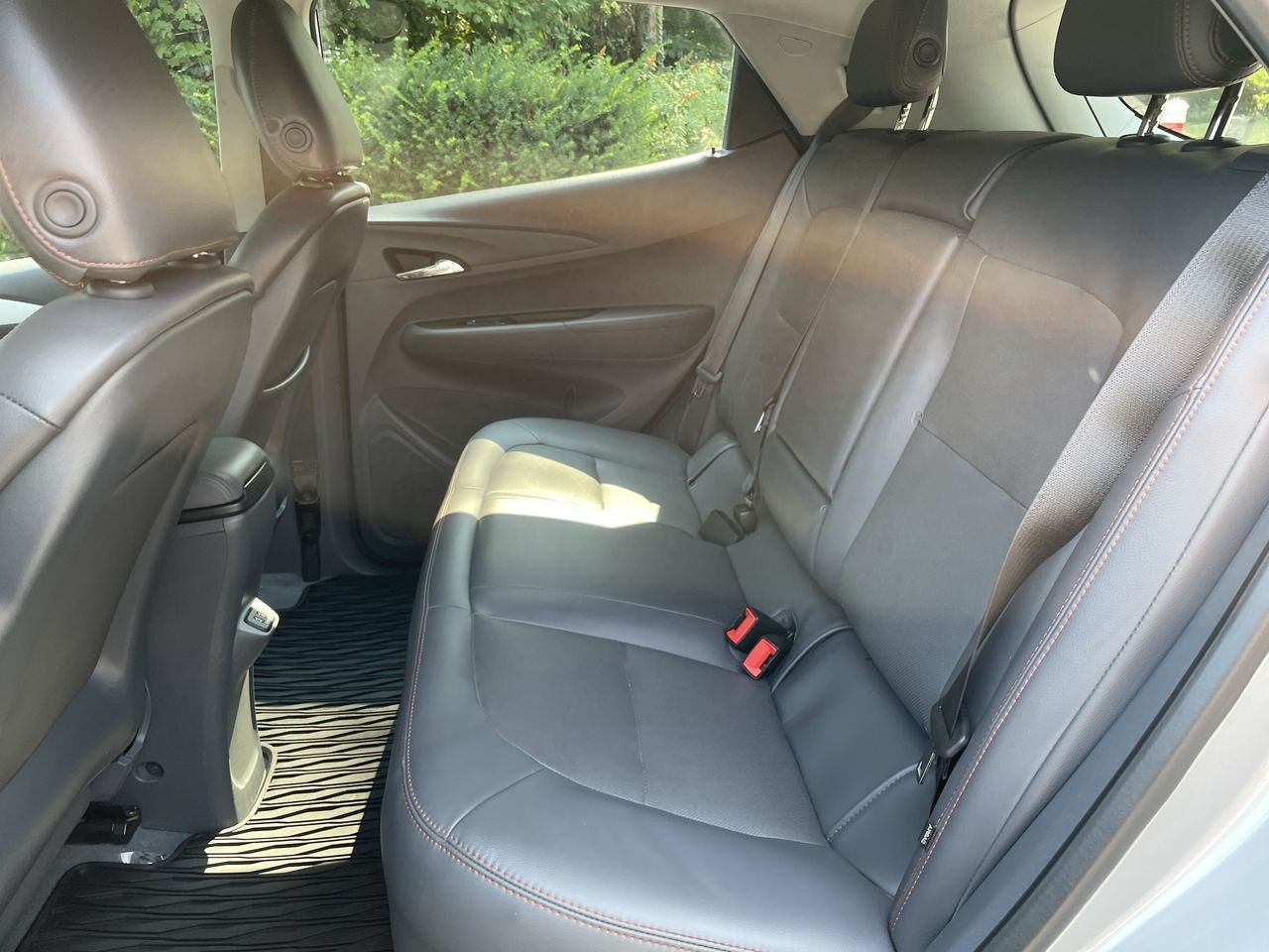 Used 2019 Silver Chevrolet Premier image 29