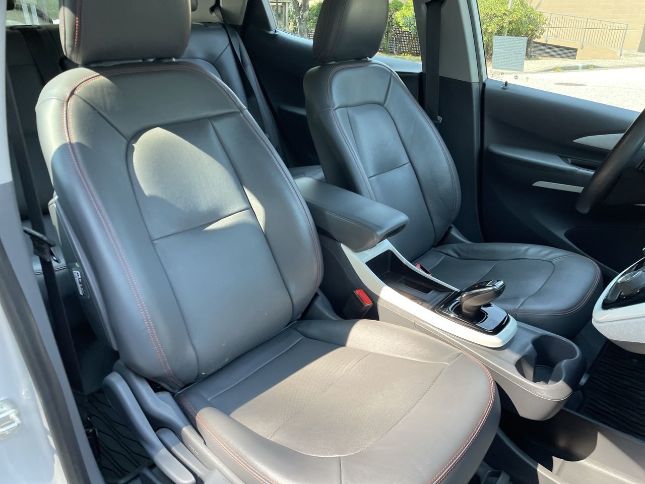 Used 2019 Silver Chevrolet Premier image 31