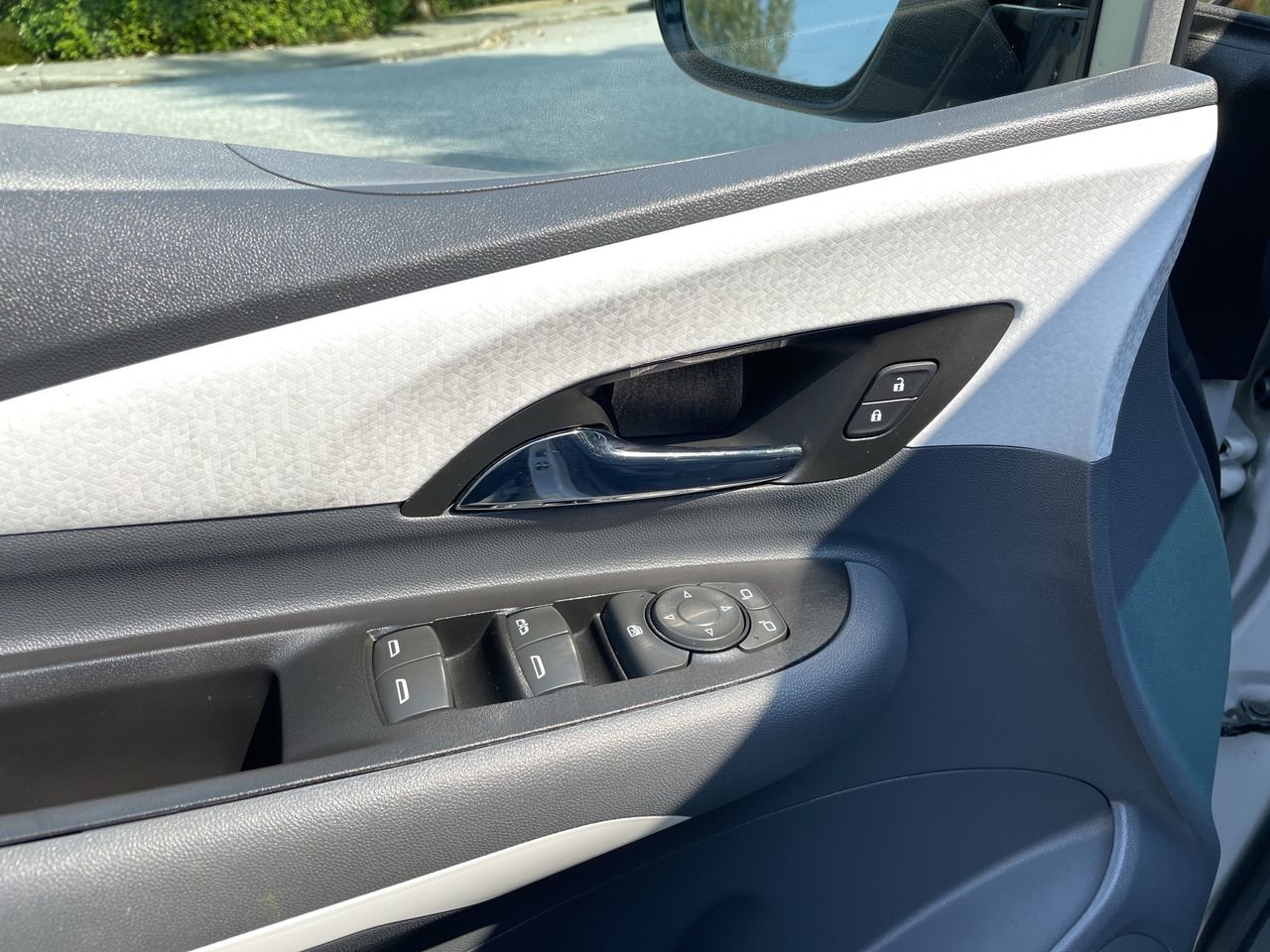 Used 2019 Silver Chevrolet Premier image 21