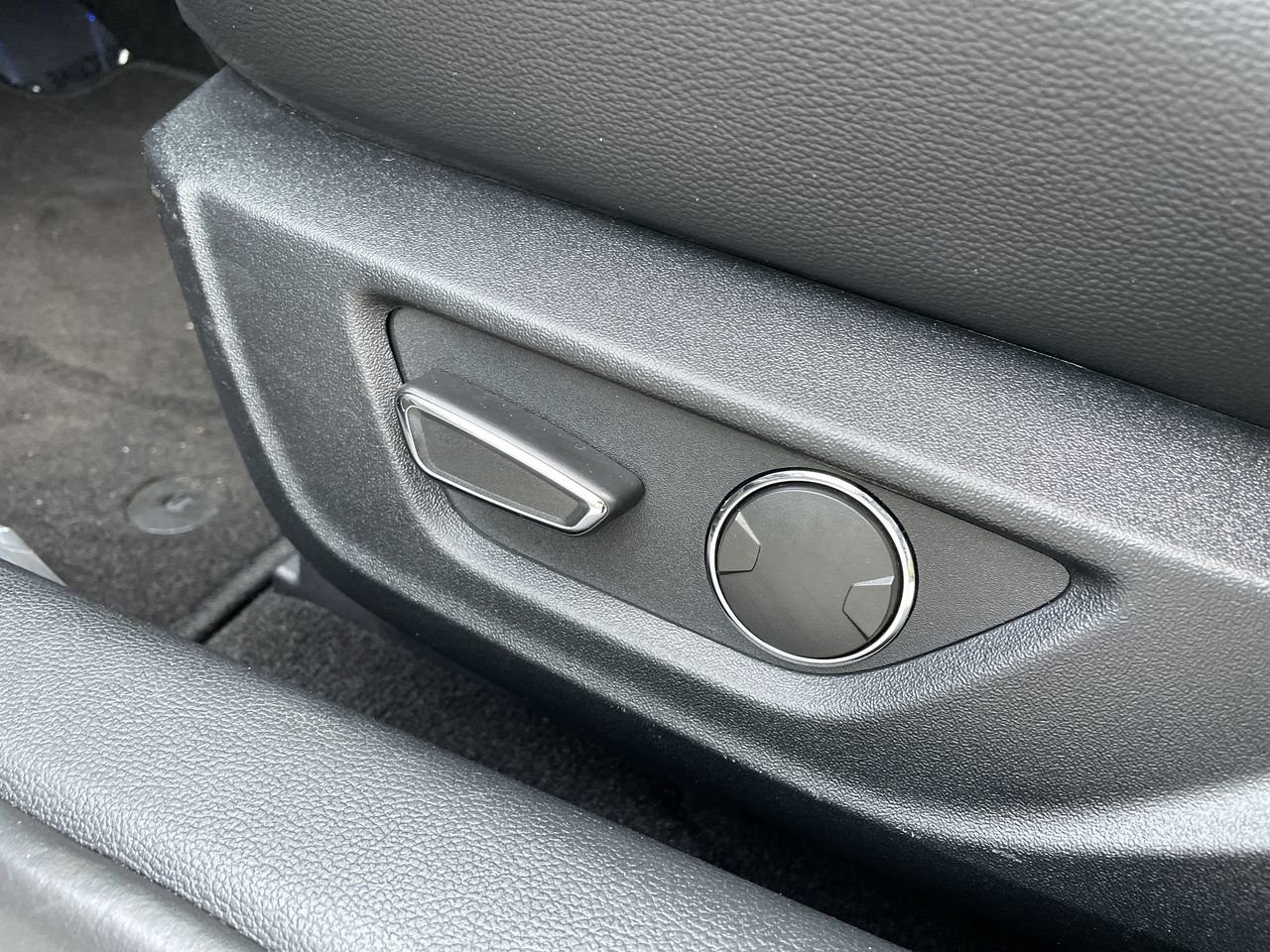 Used 2019 Grey Ford Coupe GT Premium image 20