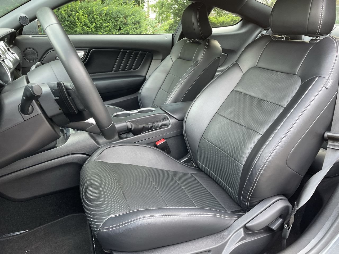 Used 2019 Grey Ford Coupe GT Premium image 19