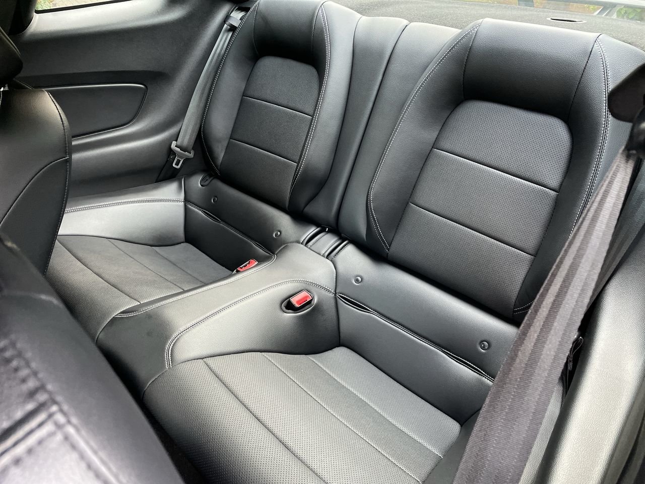Used 2019 Grey Ford Coupe GT Premium image 30
