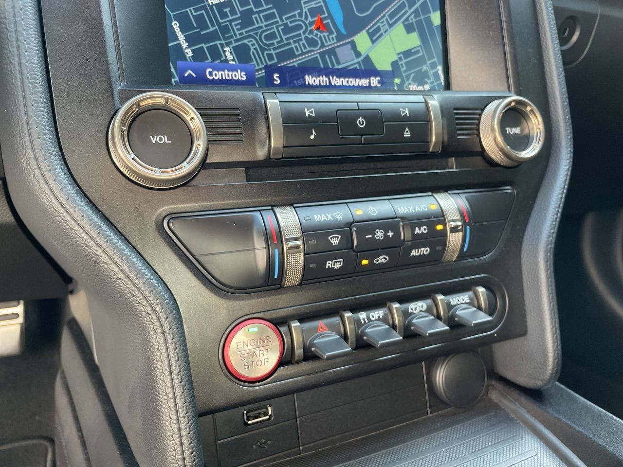 Used 2021 Black Ford GT500 image 27