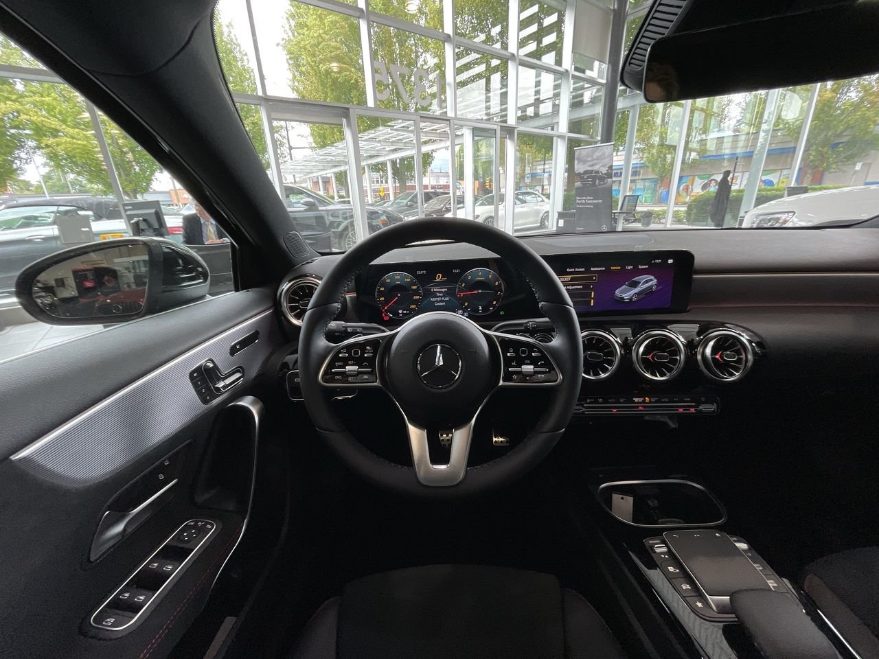 Used 2022 Night Black Mercedes-Benz 4MATIC Hatch image 21
