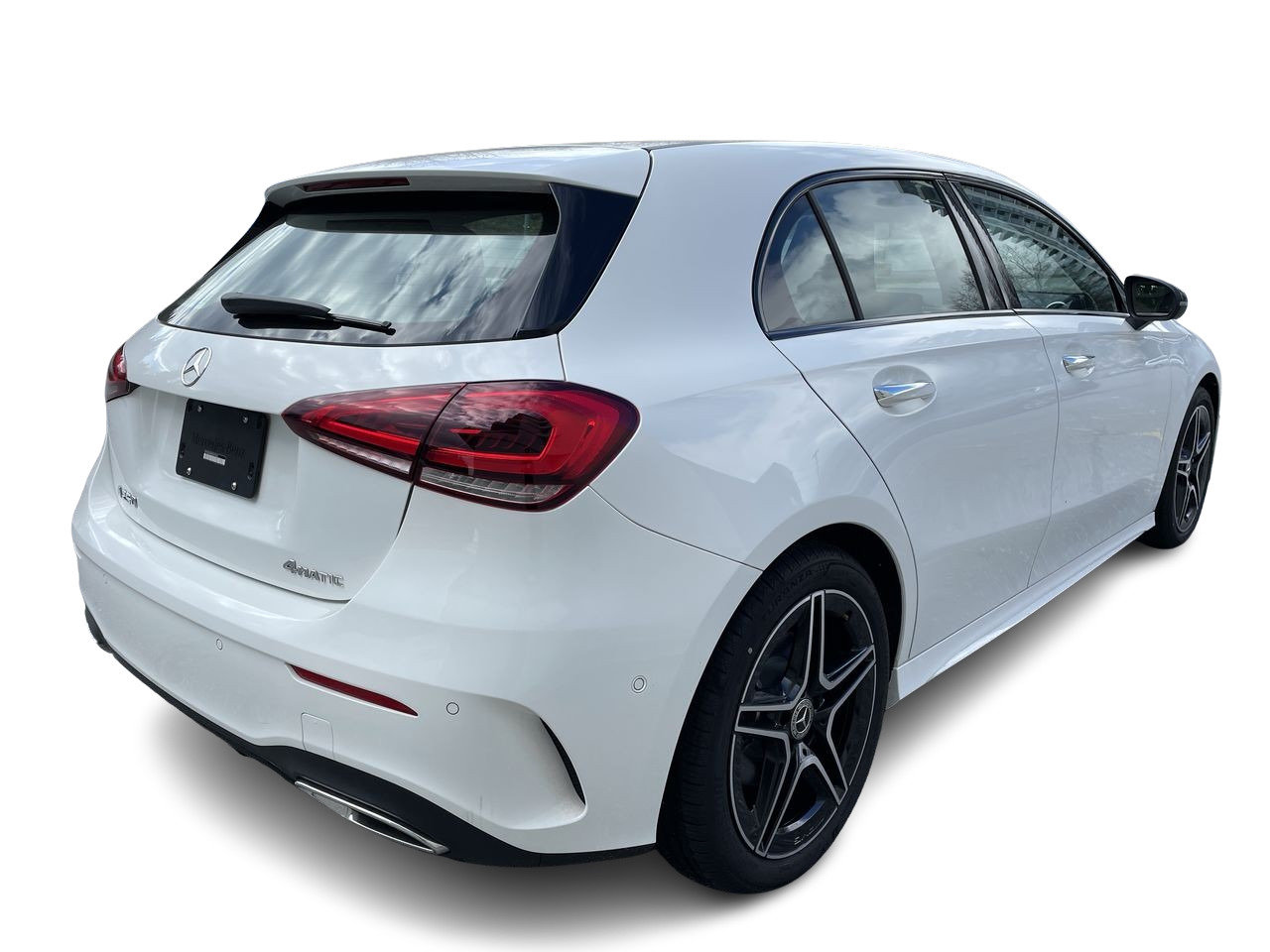 Used 2022 Polar White Mercedes-Benz 4MATIC Hatch image 13