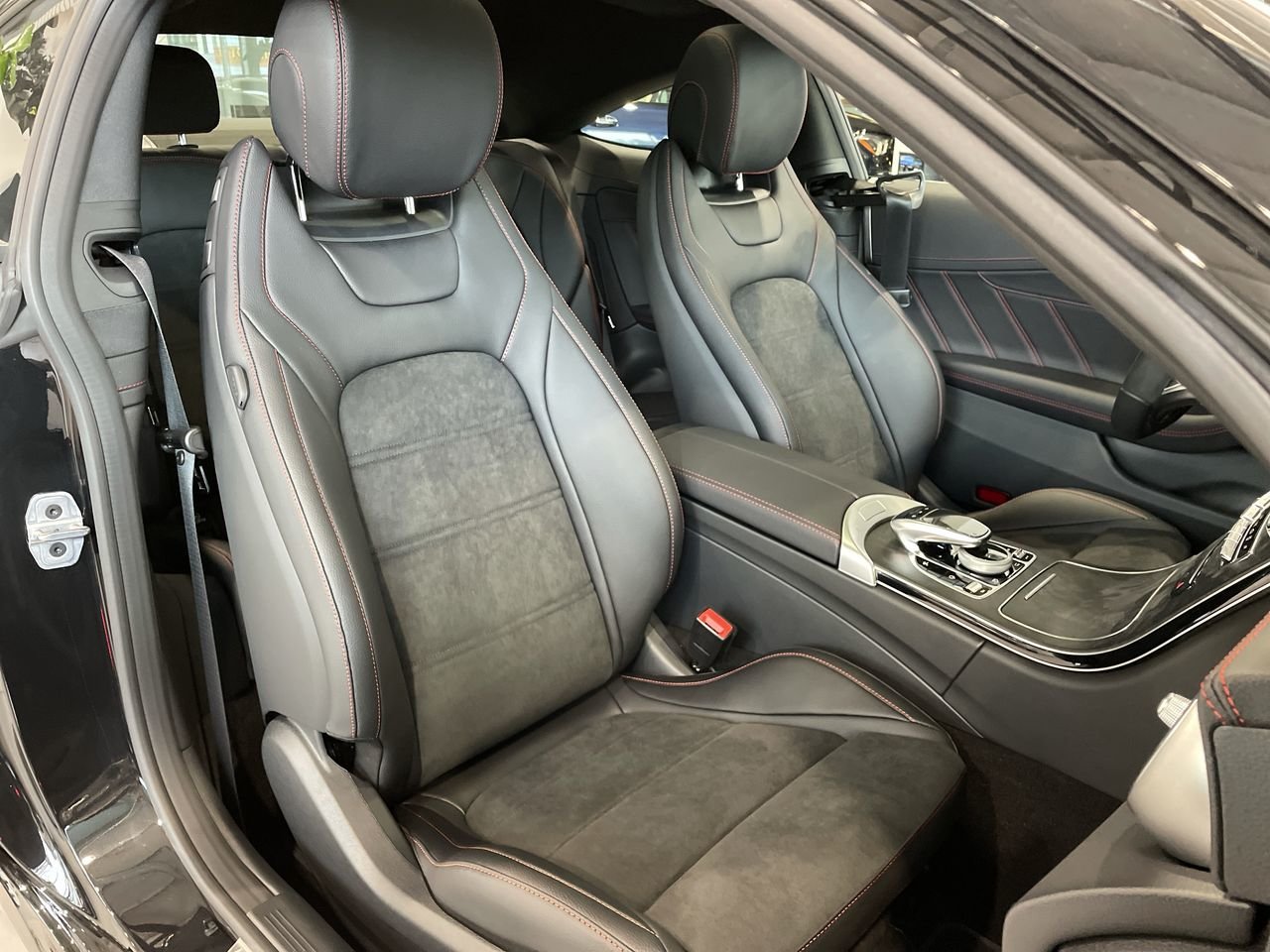 New 2023 Obsidian Black Metallic Mercedes-Benz C 300 4MATIC image 34