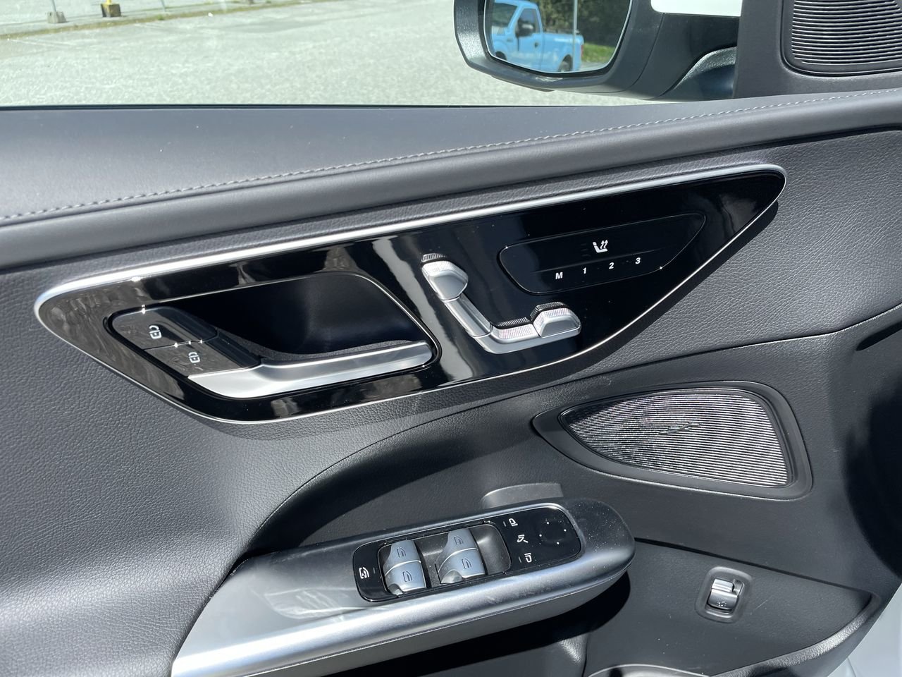 New 2023 Polar White Mercedes-Benz C 300 4MATIC image 23