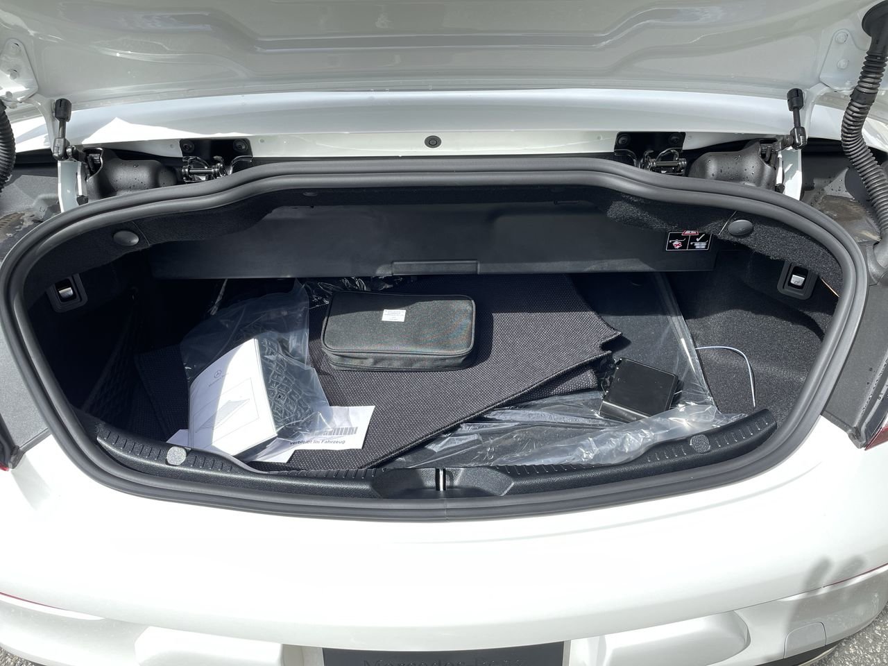 New 2023 Polar White Mercedes-Benz C 300 4MATIC image 19