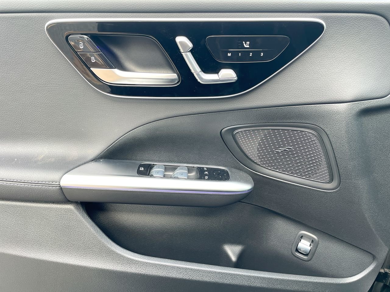 New 2023 Obsidian Black Metallic Mercedes-Benz C 300 4MATIC image 22