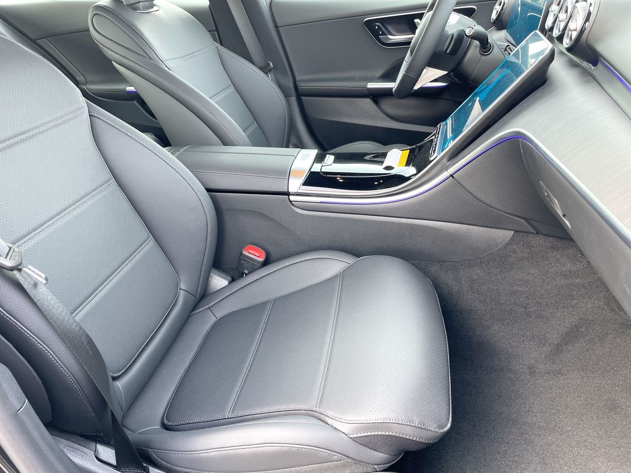 New 2023 Obsidian Black Metallic Mercedes-Benz C 300 4MATIC image 34