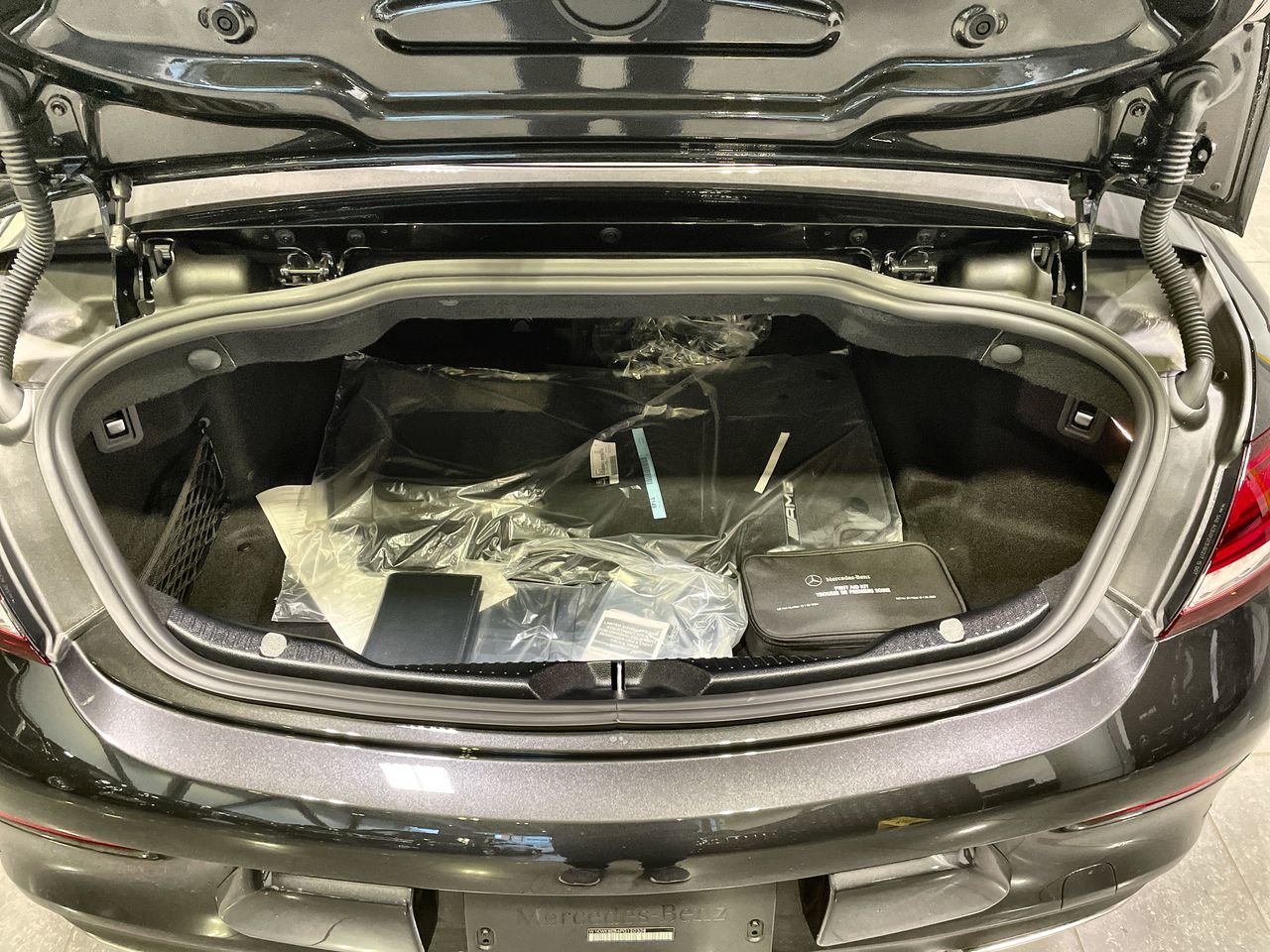 New 2023 Graphite Grey Metallic Mercedes-Benz C 300 4MATIC image 19