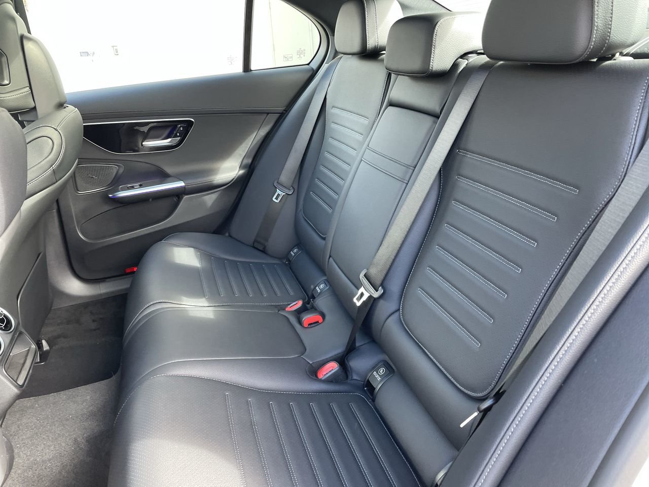 Used 2023 Polar White Mercedes-Benz 4MATIC Sedan image 31