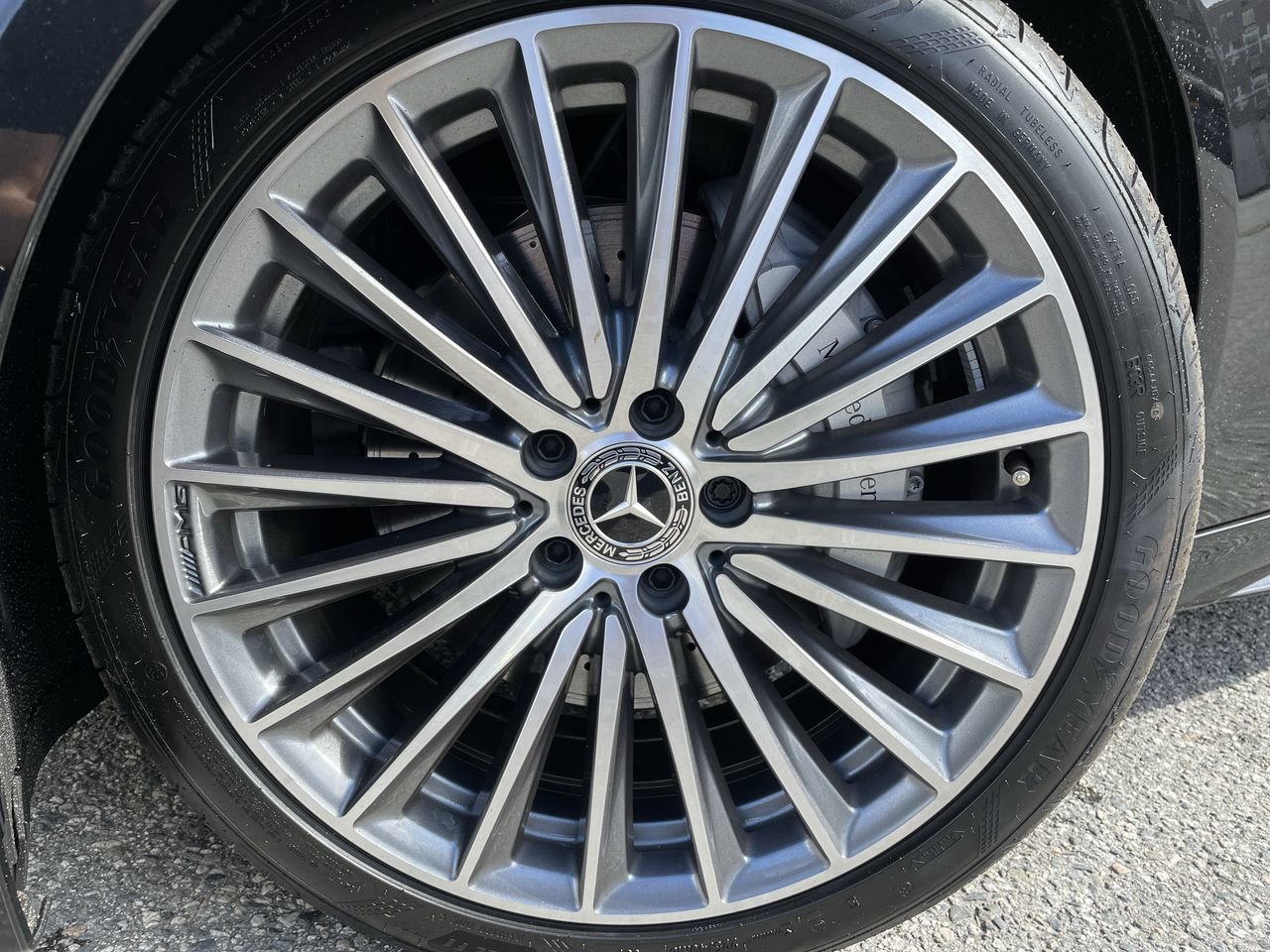 Used 2023 Obsidian Black Metallic Mercedes-Benz 4MATIC Sedan image 18
