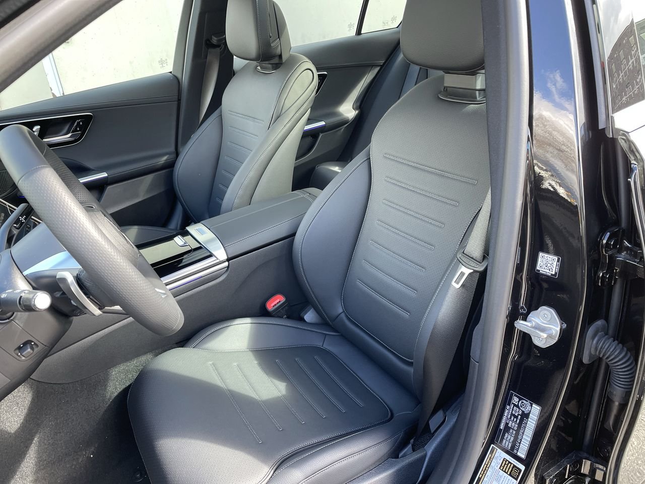 Used 2023 Obsidian Black Metallic Mercedes-Benz 4MATIC Sedan image 19