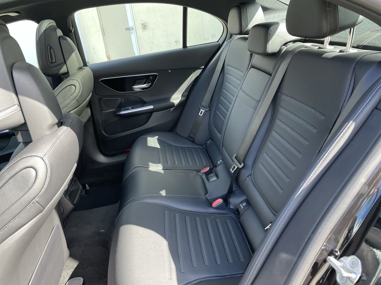 Used 2023 Obsidian Black Metallic Mercedes-Benz 4MATIC Sedan image 31