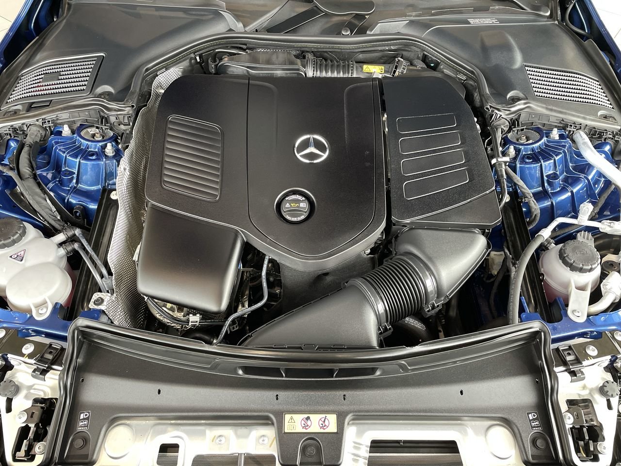 Used 2023 Spectral Blue Metallic Mercedes-Benz 4MATIC Sedan image 34