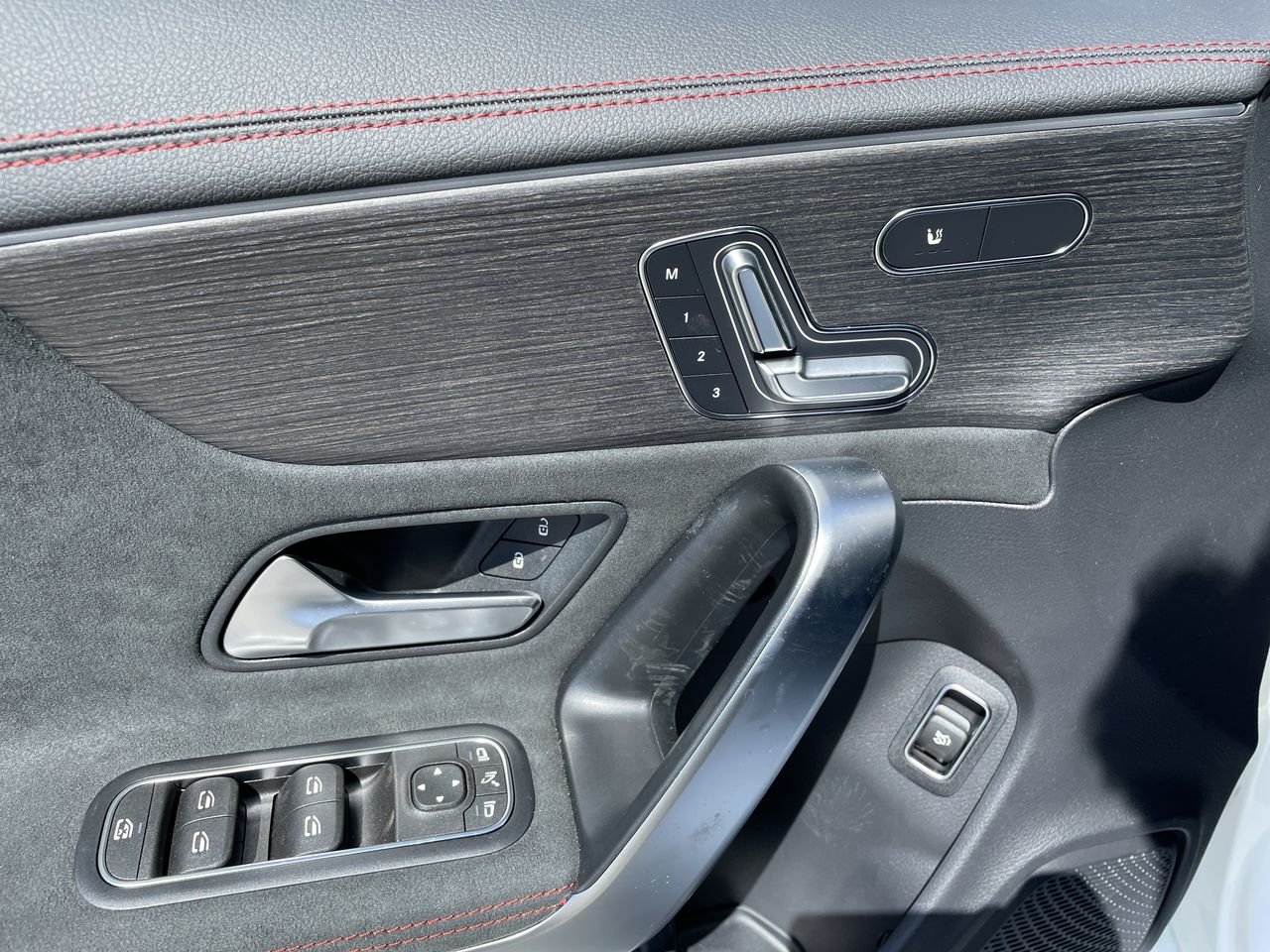 New 2023 Polar White Mercedes-Benz CLA 250 4MATIC image 23