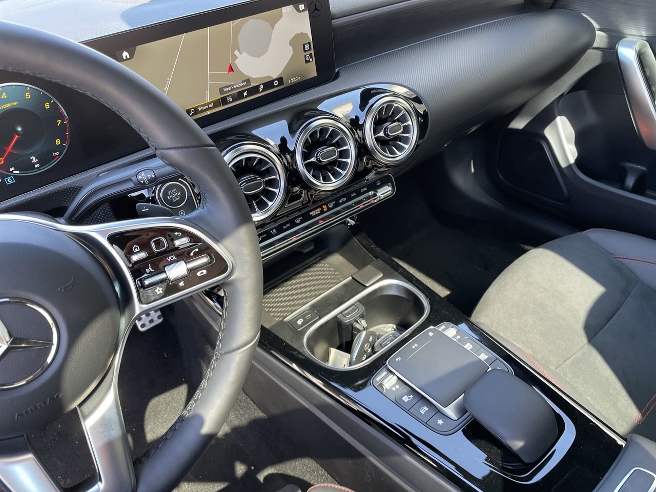 New 2023 Polar White Mercedes-Benz CLA 250 4MATIC image 31