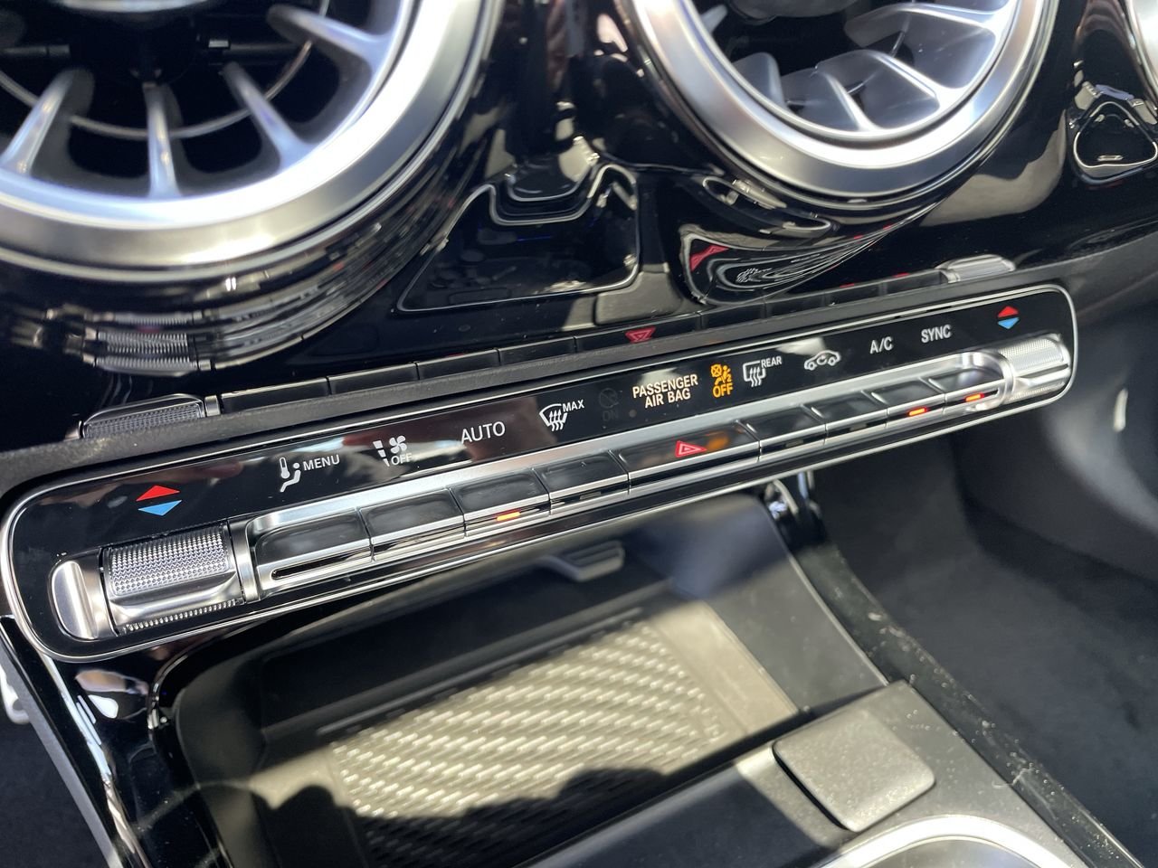 New 2023 Polar White Mercedes-Benz CLA 250 4MATIC image 29