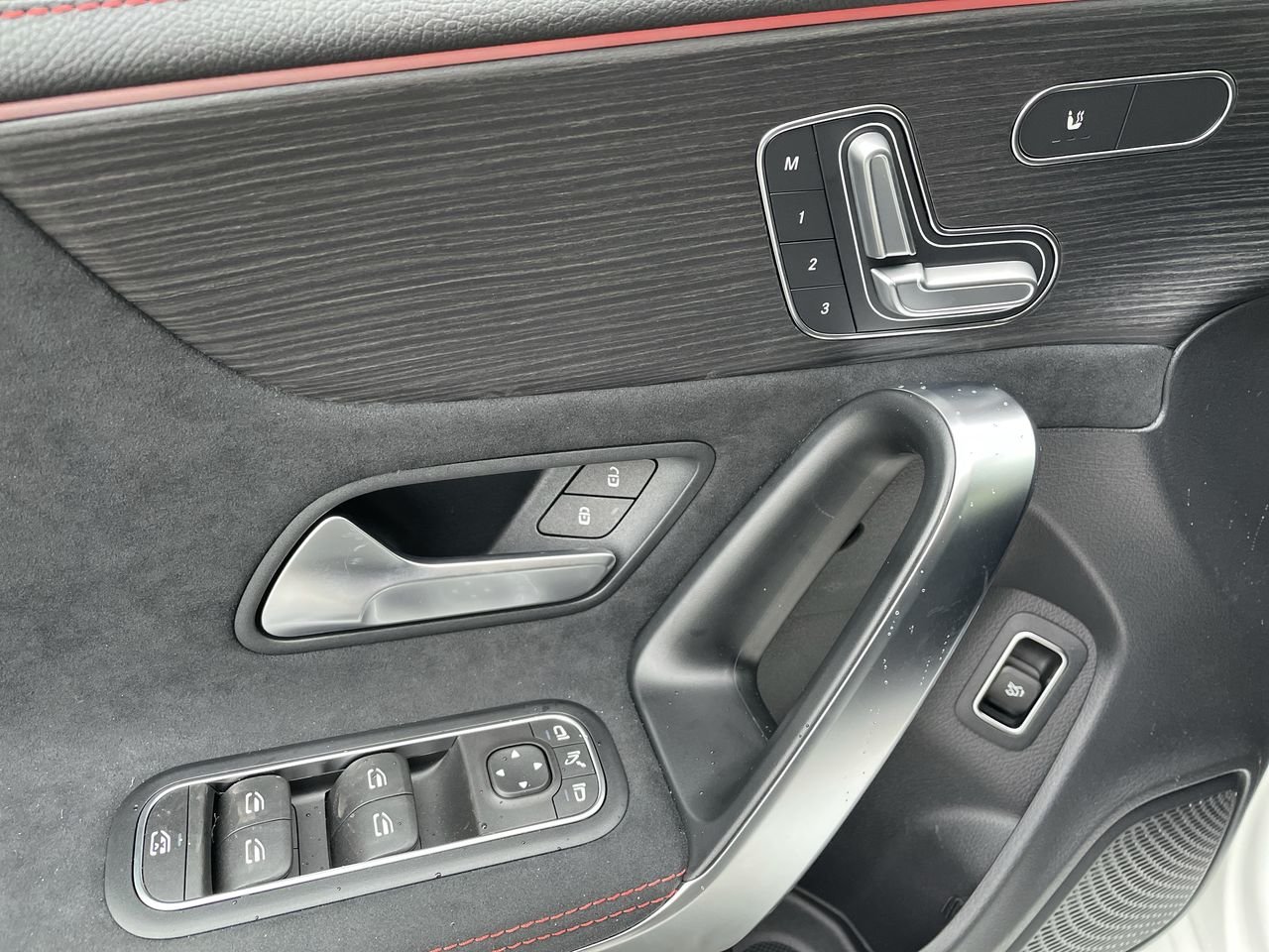 Used 2023 Polar White Mercedes-Benz 4MATIC Coupe image 21
