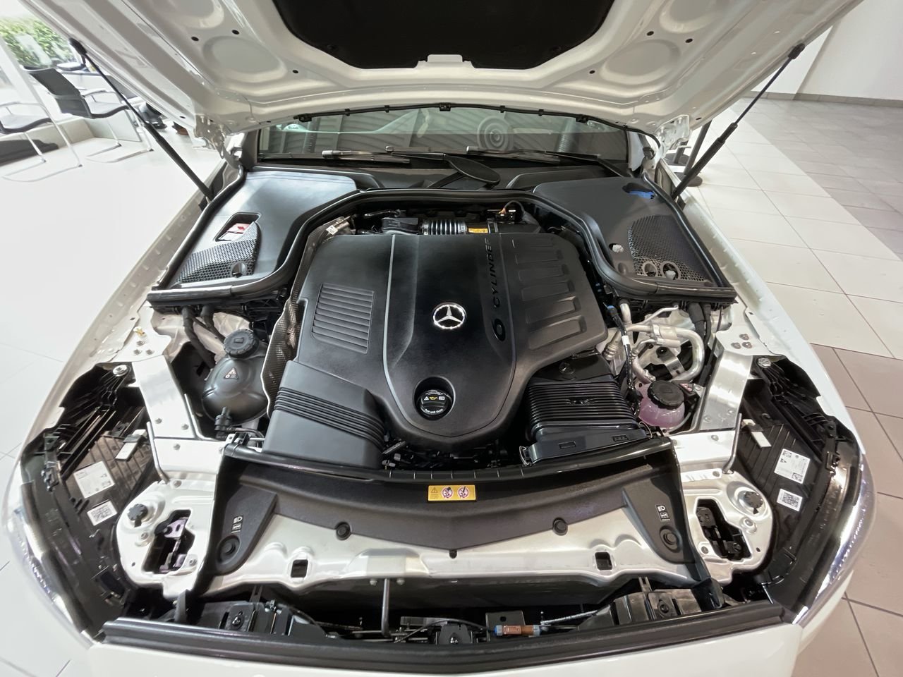 New 2022 Polar White Mercedes-Benz E 450 4MATIC image 19