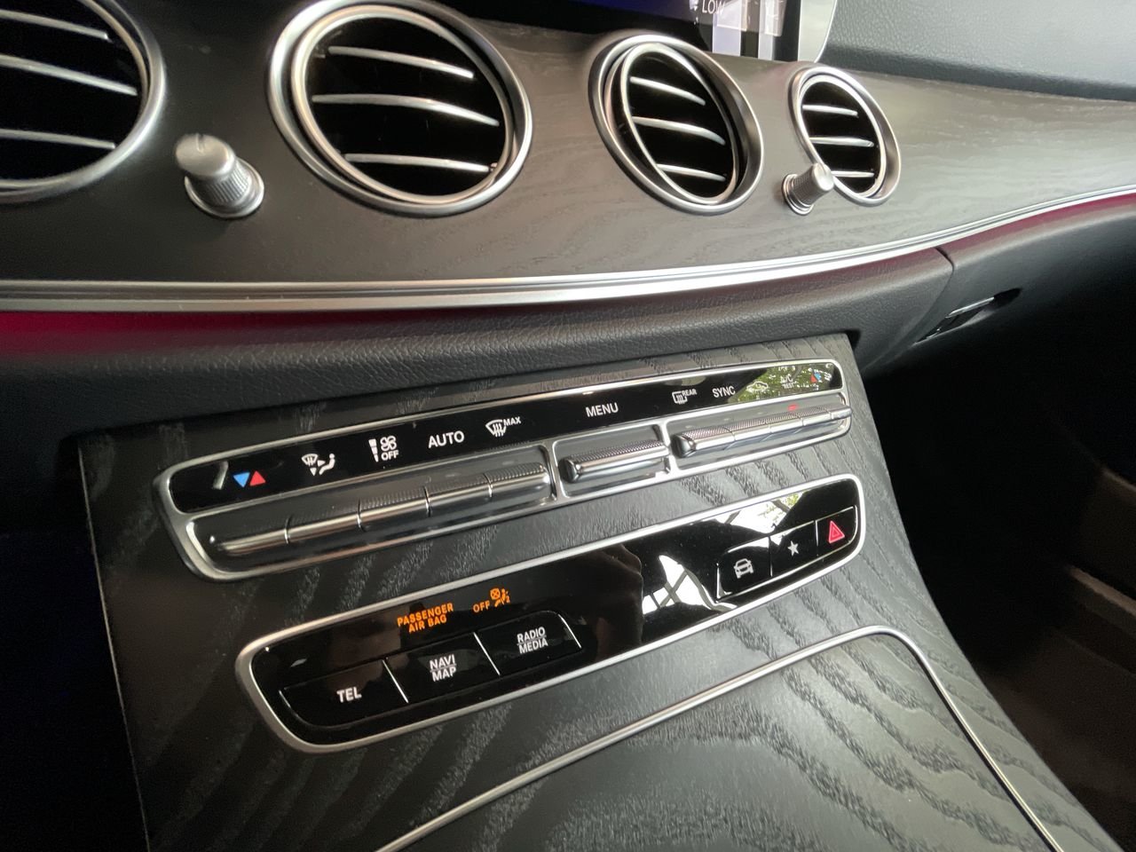New 2022 Polar White Mercedes-Benz E 450 4MATIC image 27