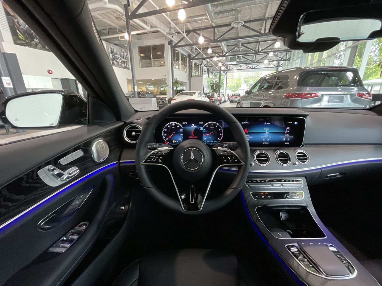 New 2022 Polar White Mercedes-Benz E 450 4MATIC image 22