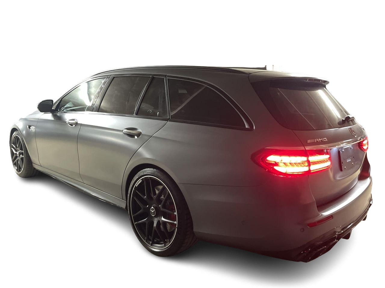 New 2023 MANUFAKTUR Selenite Grey MAGNO Mercedes-Benz E 63S 4MATIC image 9