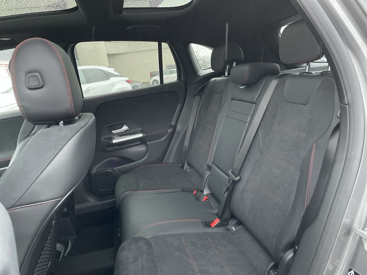 Used 2023 Mountain Grey Metallic Mercedes-Benz 4MATIC SUV image 31