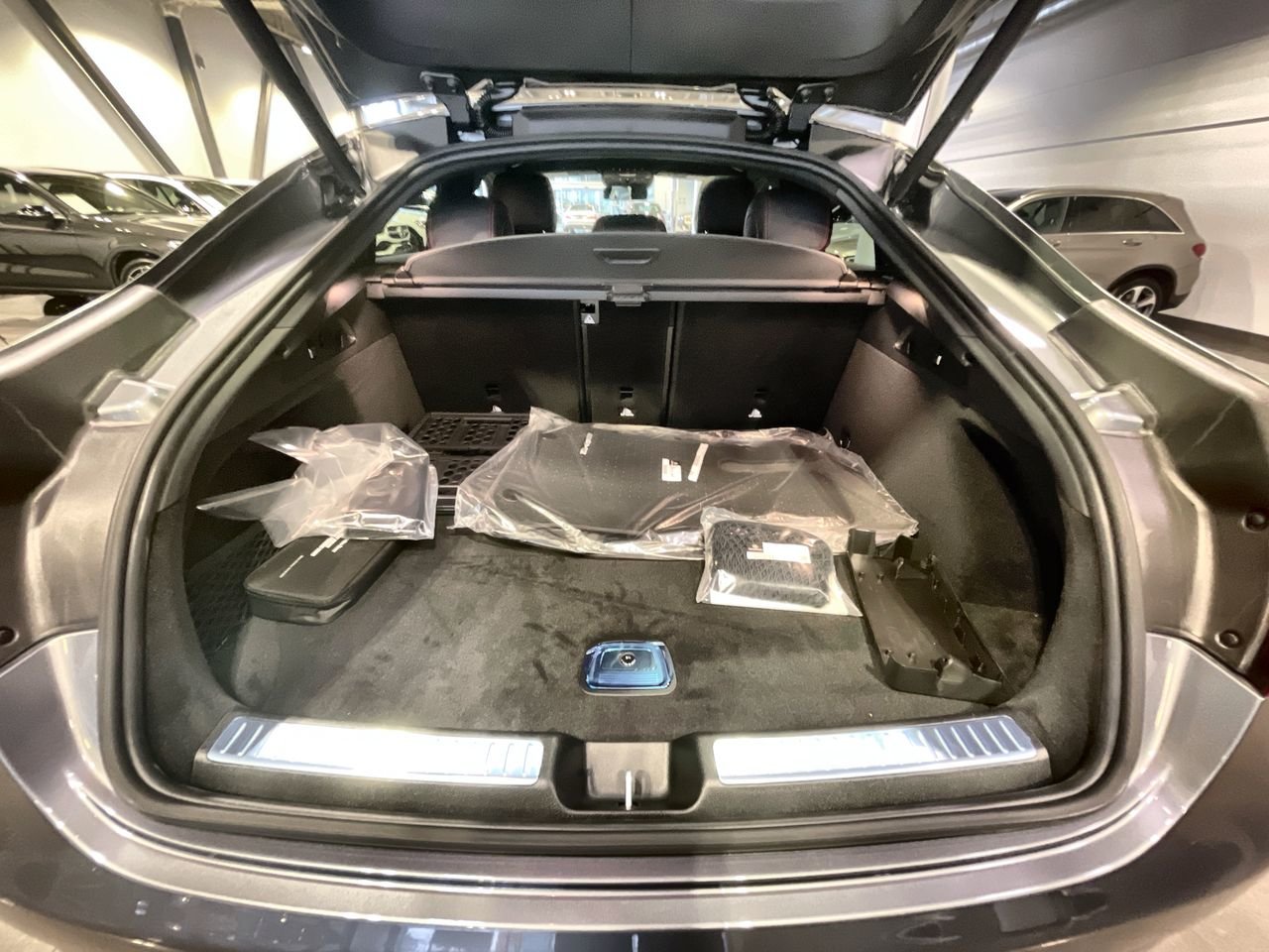 New 2023 Selenite Grey Mercedes-Benz 300 4MATIC image 32