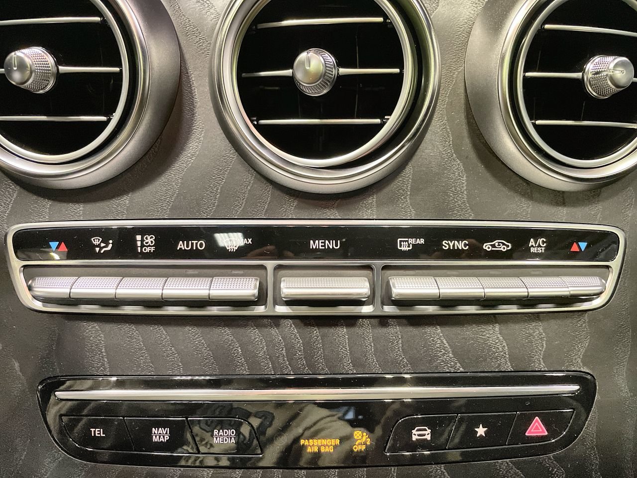 New 2023 Selenite Grey Mercedes-Benz 300 4MATIC image 27