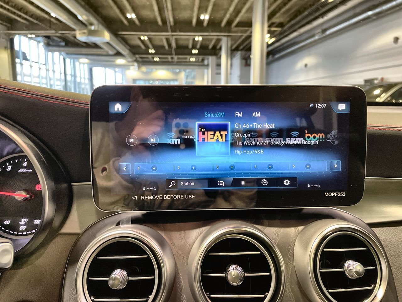 New 2023 Selenite Grey Mercedes-Benz 300 4MATIC image 24