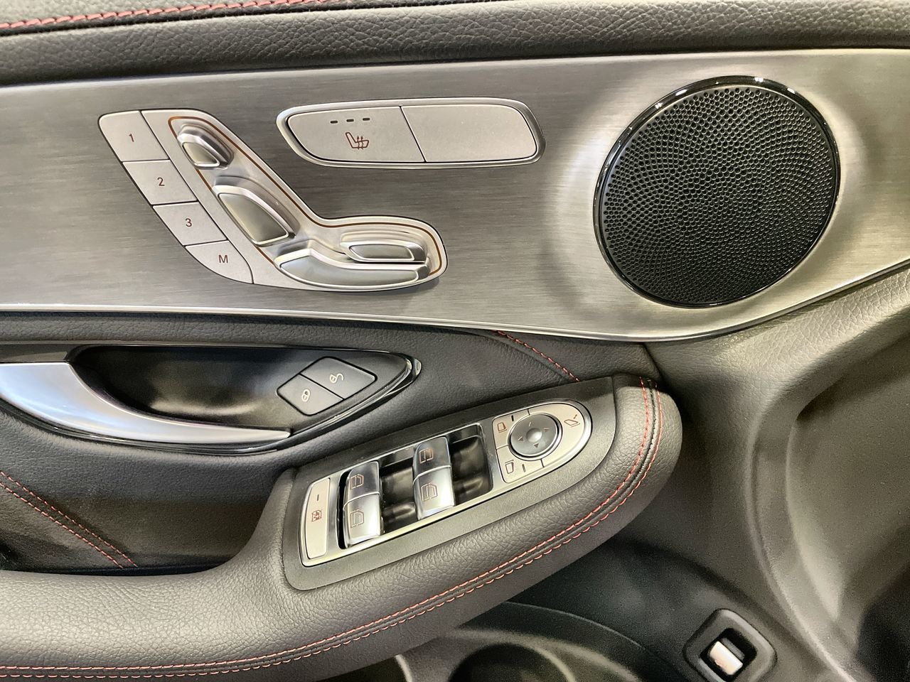 New 2023 Selenite Grey Mercedes-Benz 300 4MATIC image 21