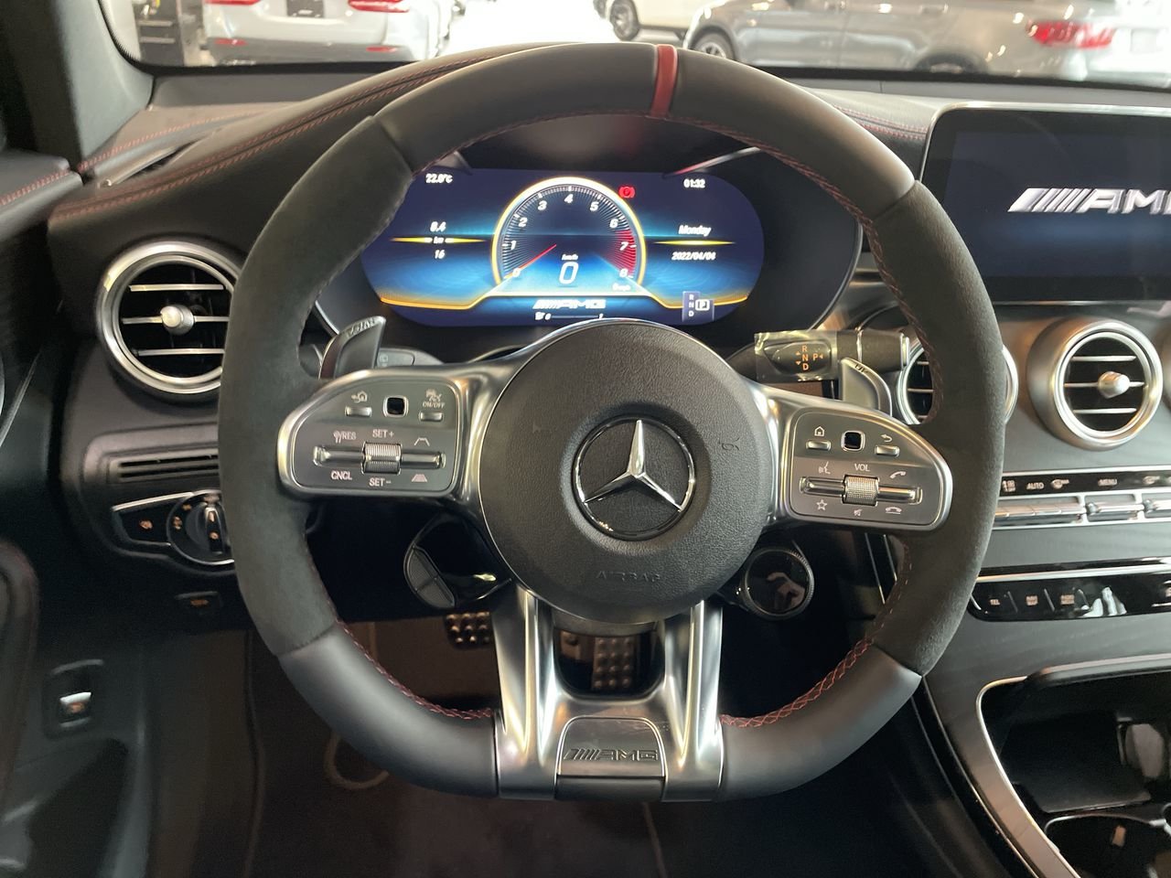 Used 2022 Obsidian Black Met Mercedes-Benz 4MATIC SUV image 22
