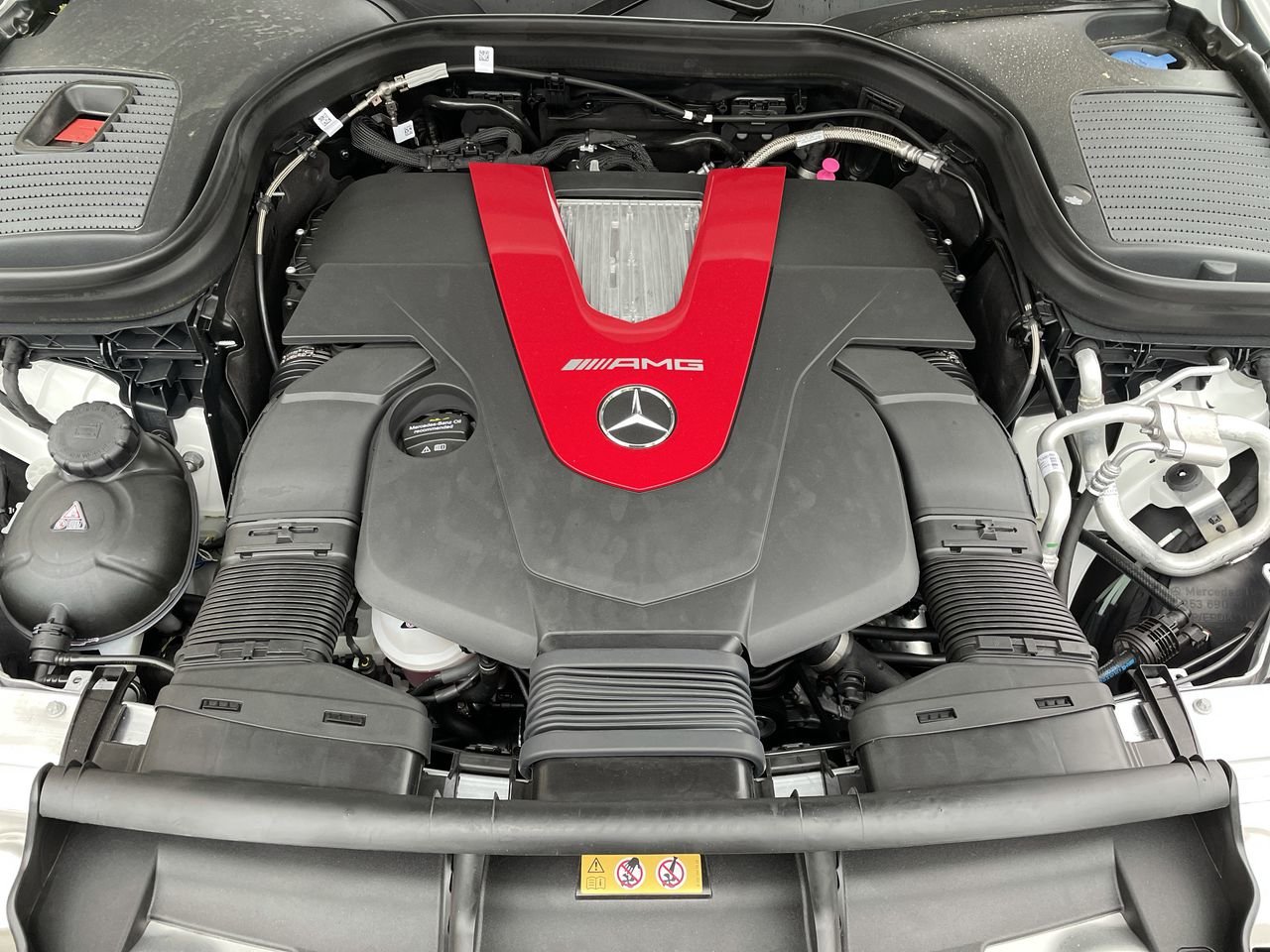 Used 2022 Polar White Mercedes-Benz 4MATIC SUV image 34