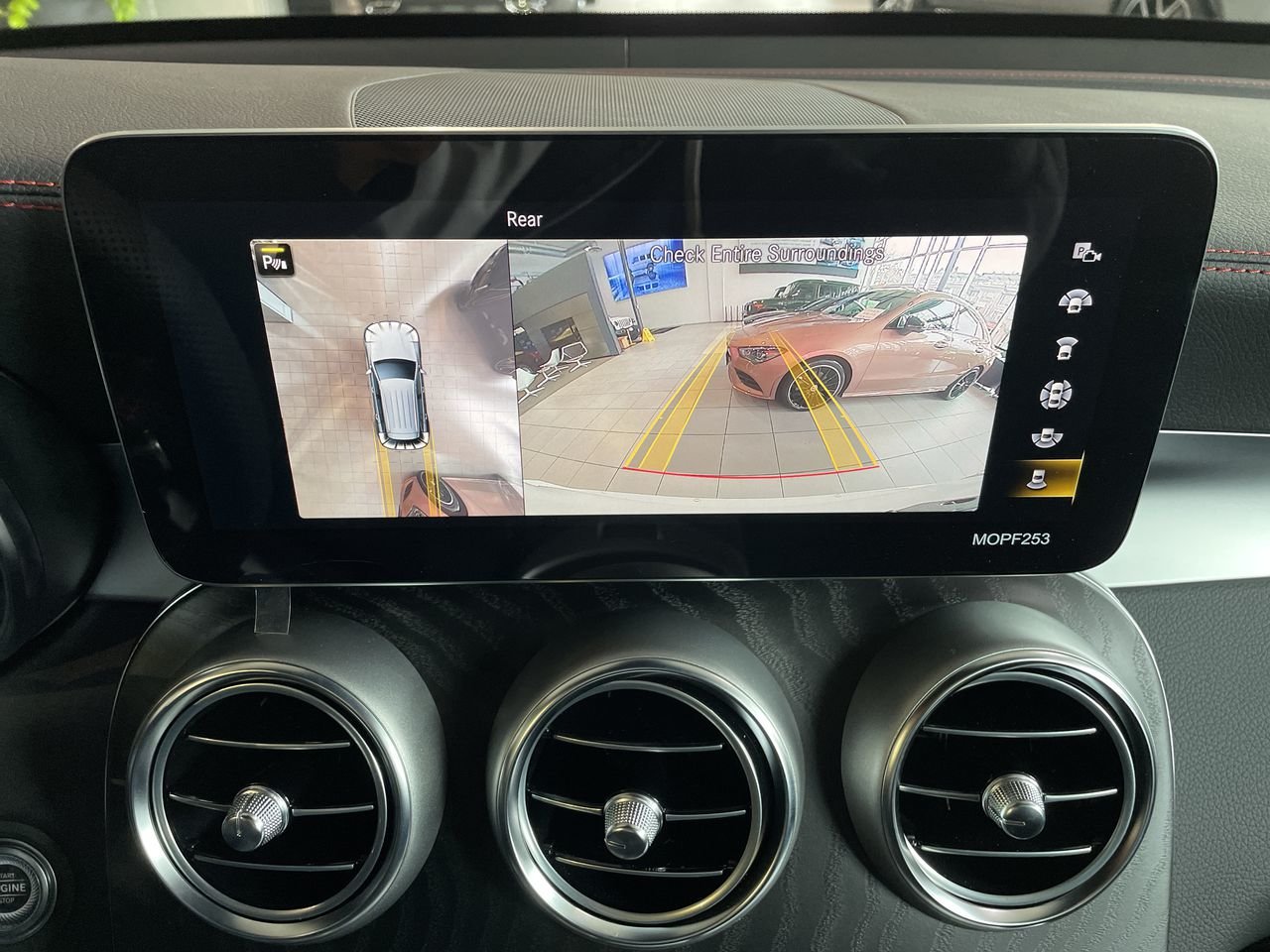 Used 2022 Polar White Mercedes-Benz 4MATIC SUV image 25