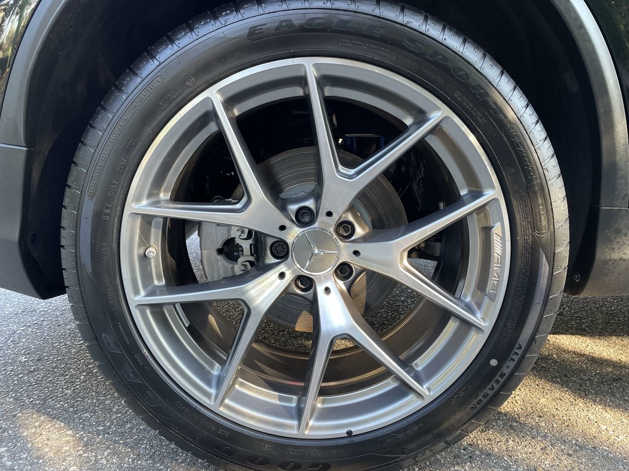 Used 2022 Obsidian Black Met Mercedes-Benz 4MATIC SUV image 18