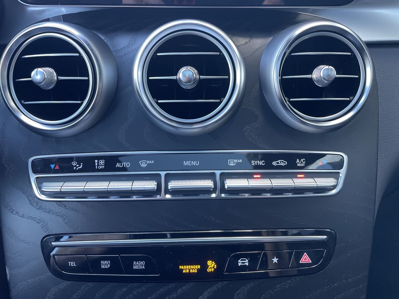Used 2022 Selenite Grey Met Mercedes-Benz 4MATIC SUV image 27