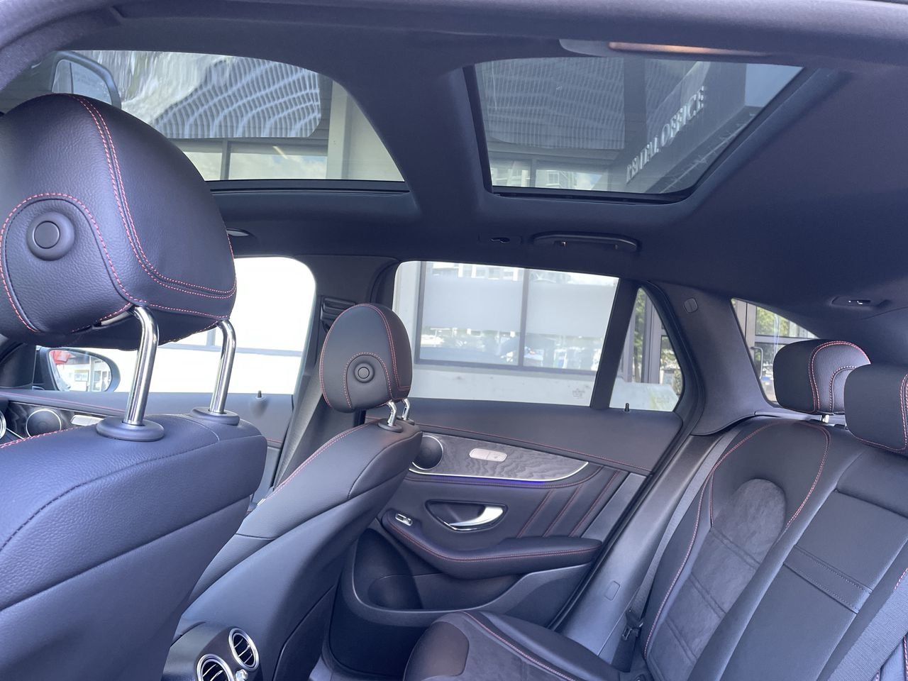 Used 2022 Selenite Grey Met Mercedes-Benz 4MATIC SUV image 30