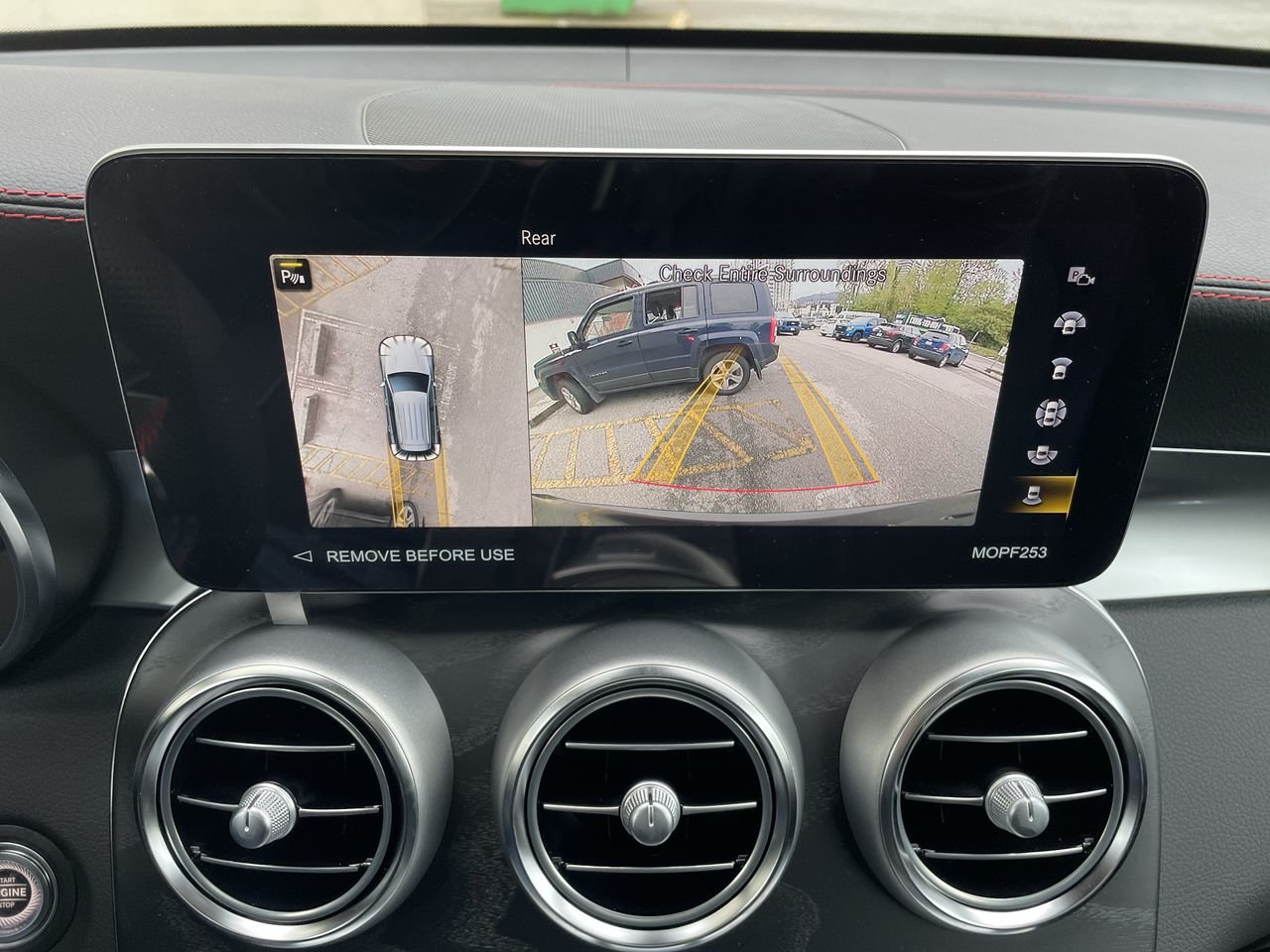 Used 2022 Obsidian Black Met Mercedes-Benz 4MATIC SUV image 25