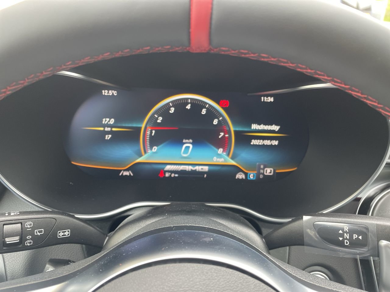 Used 2022 Obsidian Black Met Mercedes-Benz 4MATIC SUV image 23