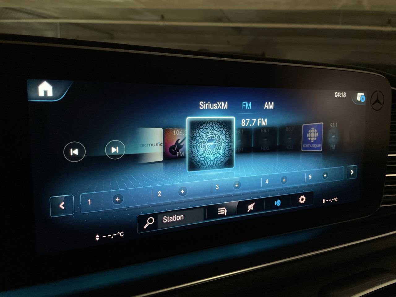 New 2023 Polar White Mercedes-Benz 450 4MATIC image 25