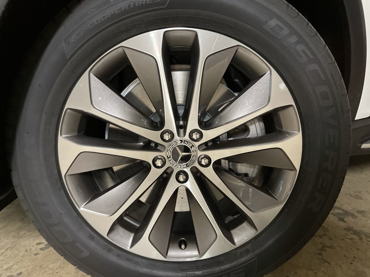 New 2023 Polar White Mercedes-Benz 450 4MATIC image 18