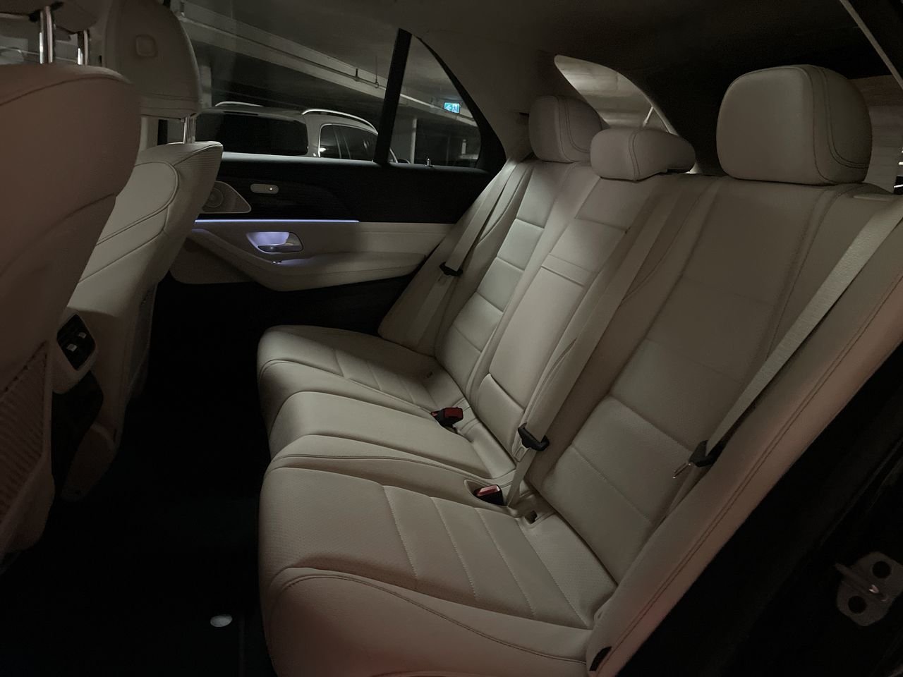 New 2024 Obsidian Black Mercedes-Benz 350 4MATIC image 32