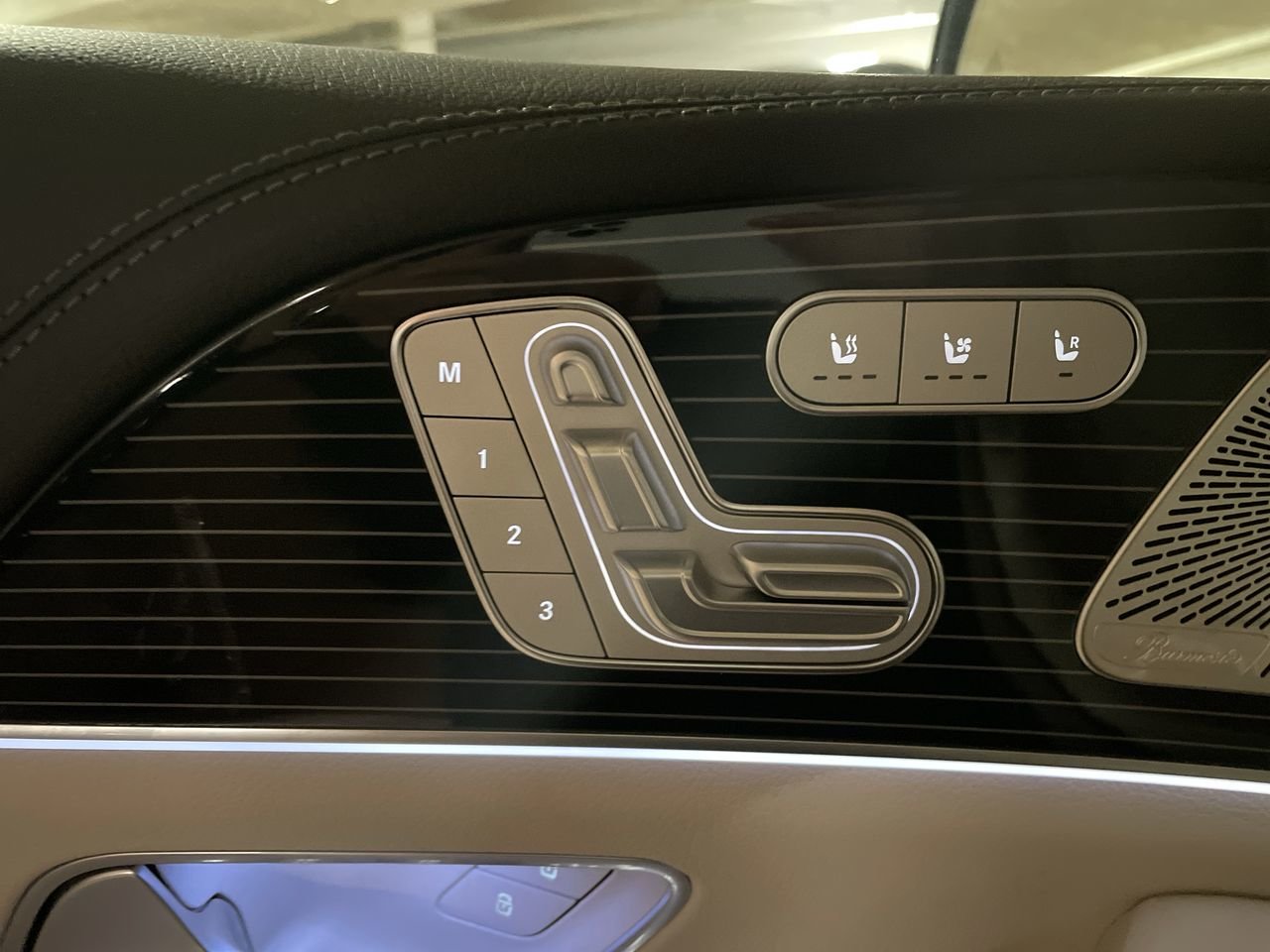 New 2024 Obsidian Black Mercedes-Benz 350 4MATIC image 21