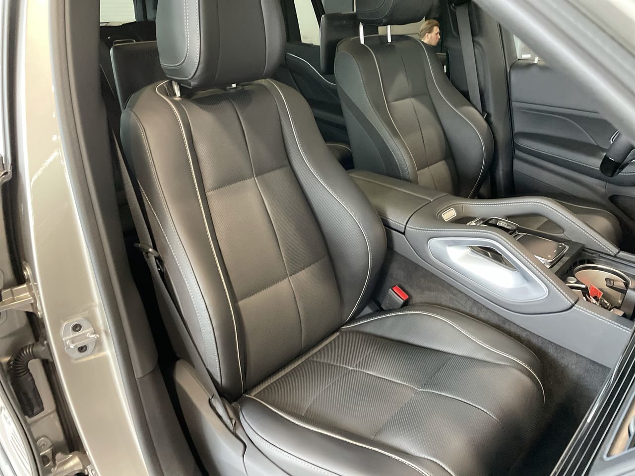New 2023 Mojave Silver Metallic Mercedes-Benz 600 4MATIC image 34